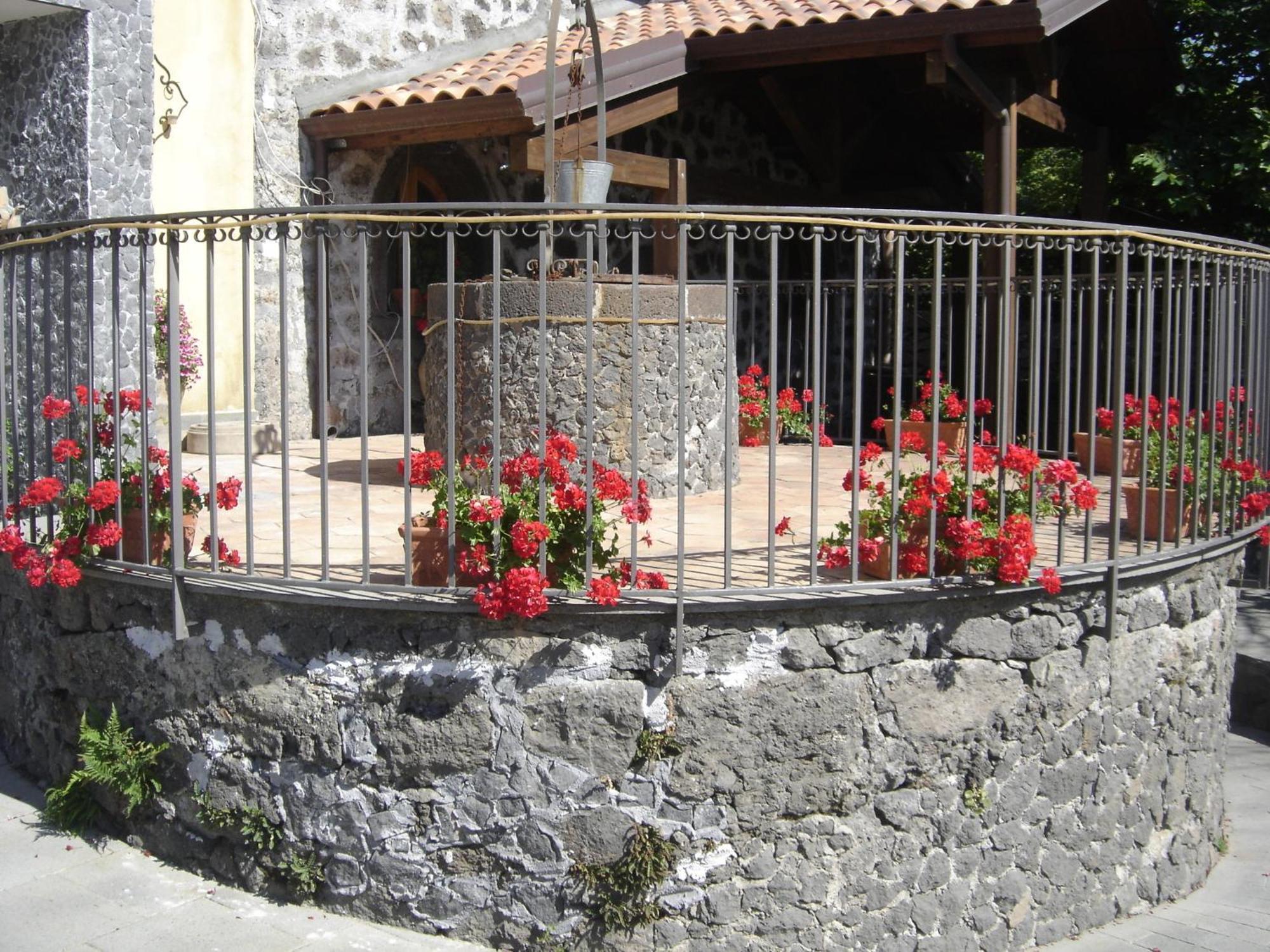 Ai Vecchi Crateri Casa de hóspedes SantʼAlfio Exterior foto